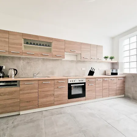 Tolstov - 4 Mit Terrasse - 25 Min Zur Messe Dus Lägenhet *