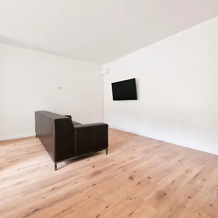 Lägenhet Tolstov - 4 Mit Terrasse - 25 Min Zur Messe Dus