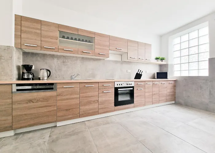 Tolstov - 4 Mit Terrasse - 25 Min Zur Messe Dus アパート *